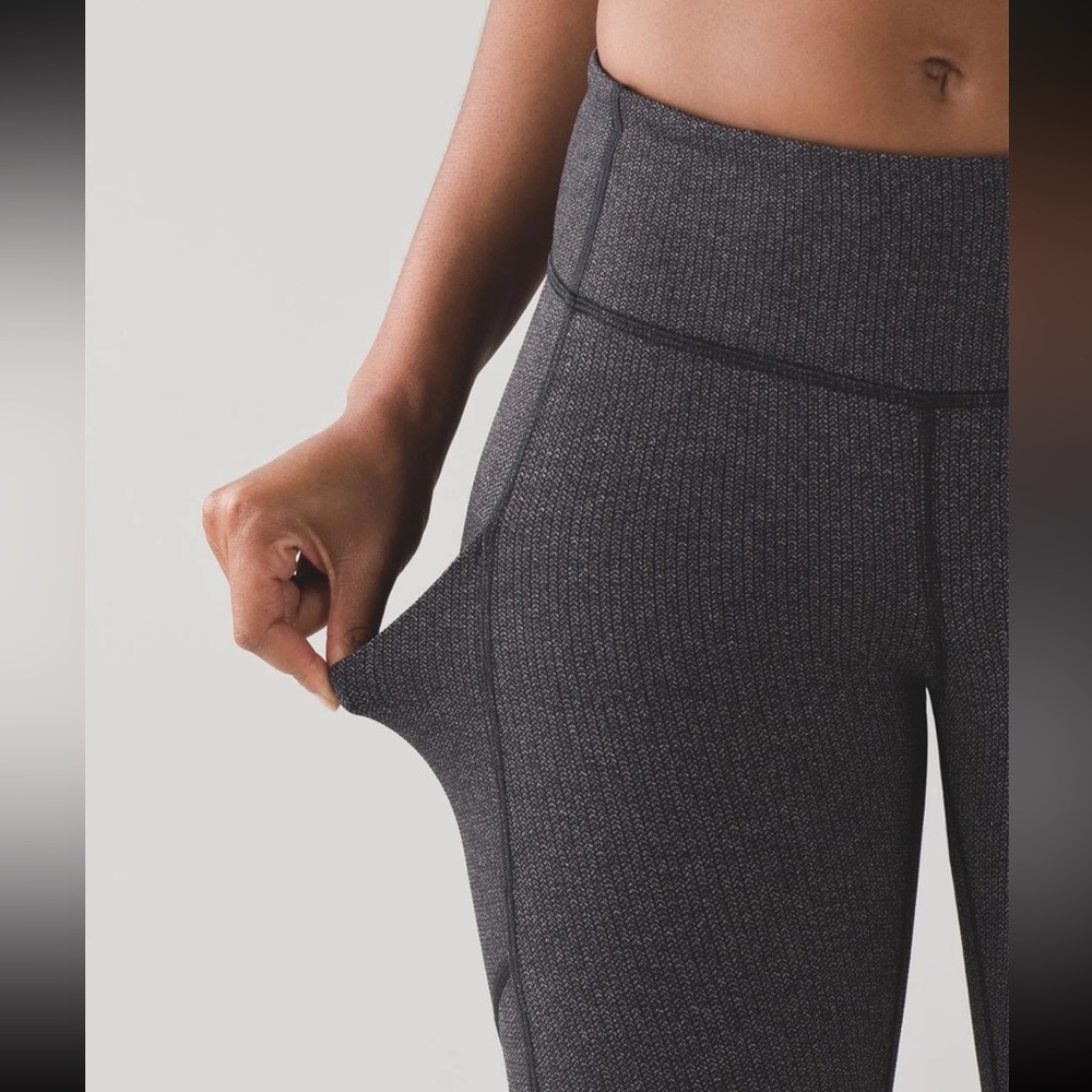 Lululemon Speed Tight V Power Luxtreme Variegated knit Heathered Black Size 4! - Picture 5 of 12